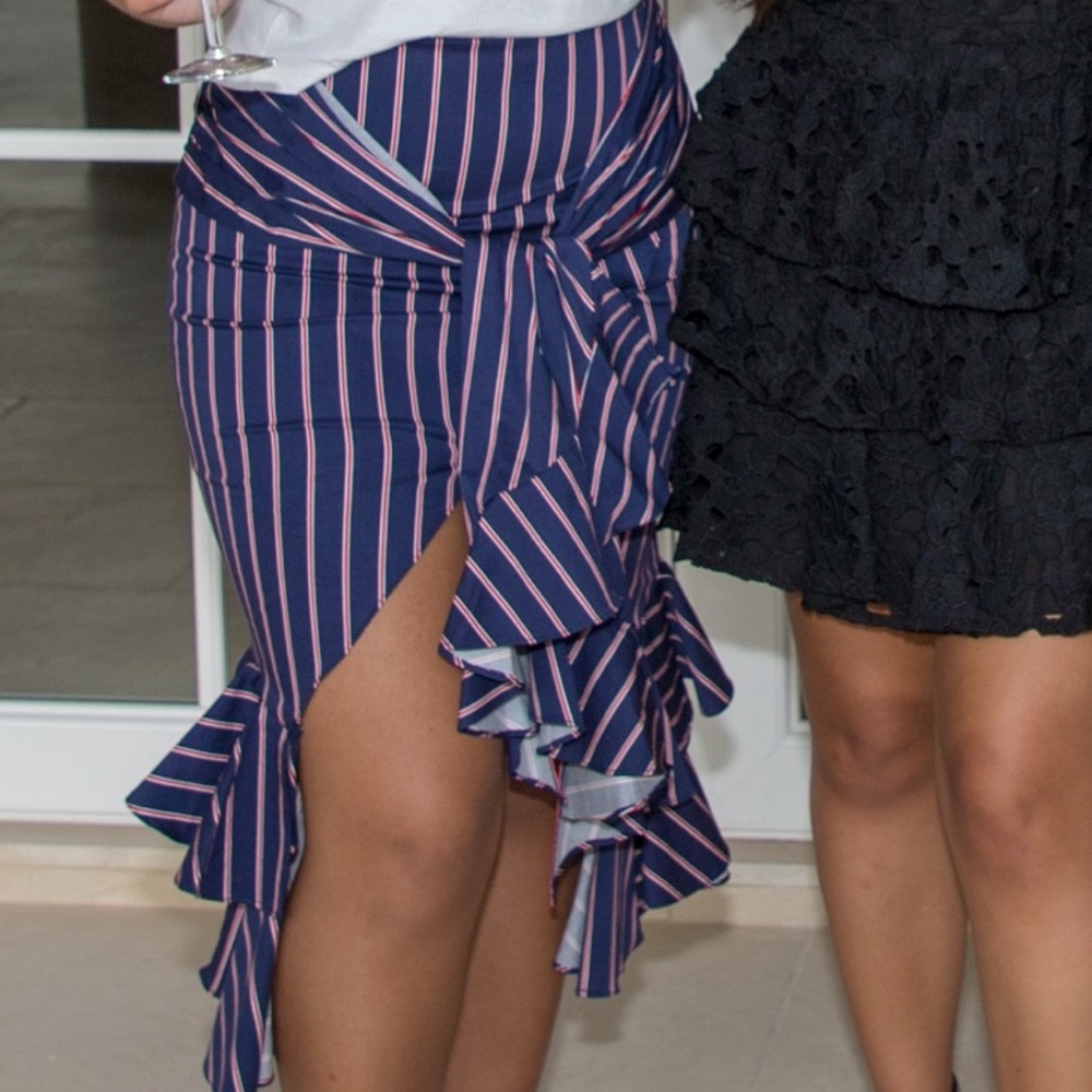 Voluminous Ruffled Striped Skirt - Picture 2 of 4